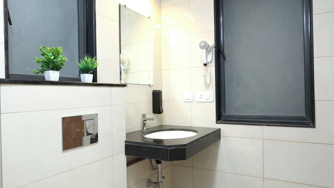 Photo of Bathroom in Vile Parle