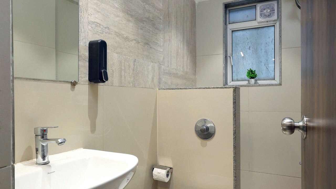 Photo of Bathroom in Vile Parle
