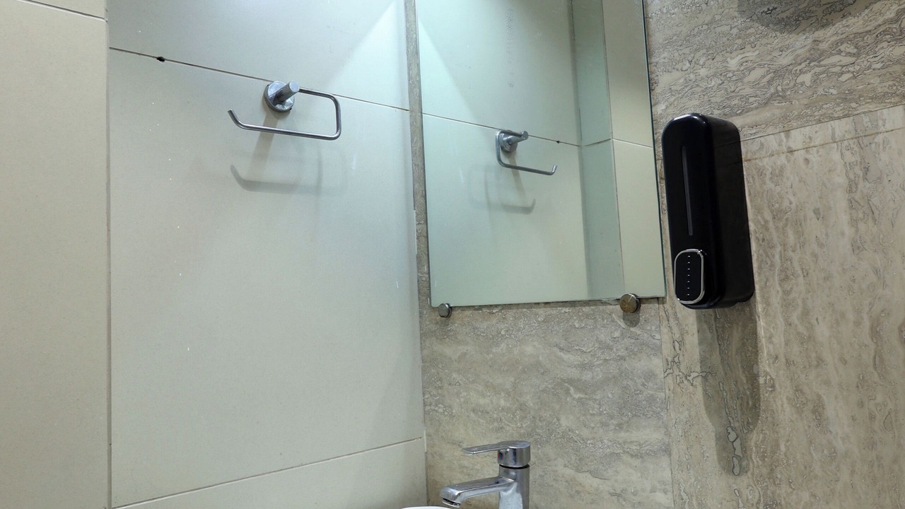 Photo of Bathroom in Vile Parle