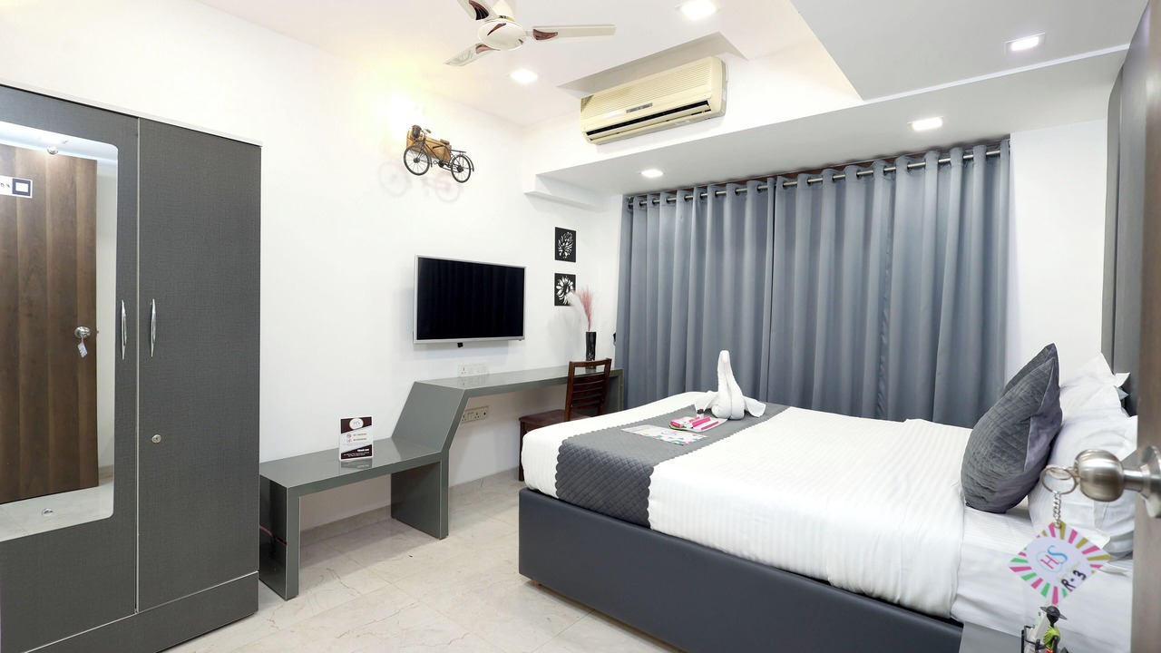 Photo of Bedroom in Upper Govind Nagar