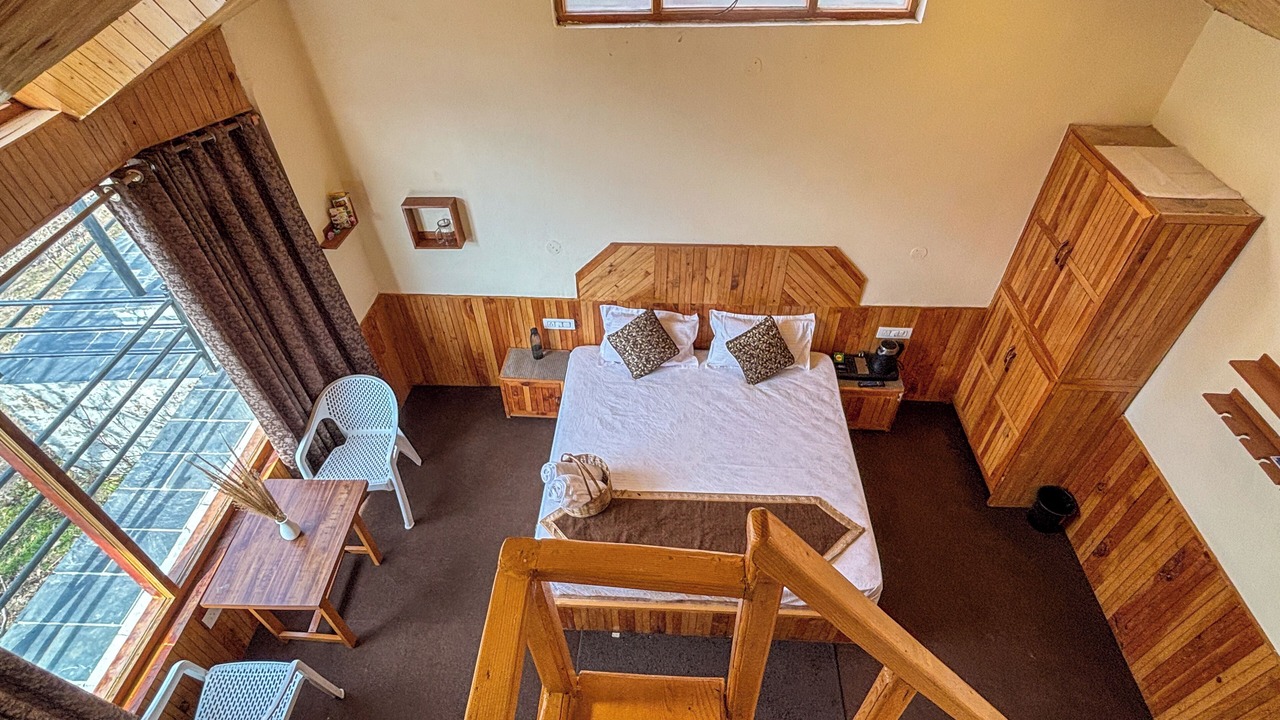 Photo of Bedroom in Jagatsukh