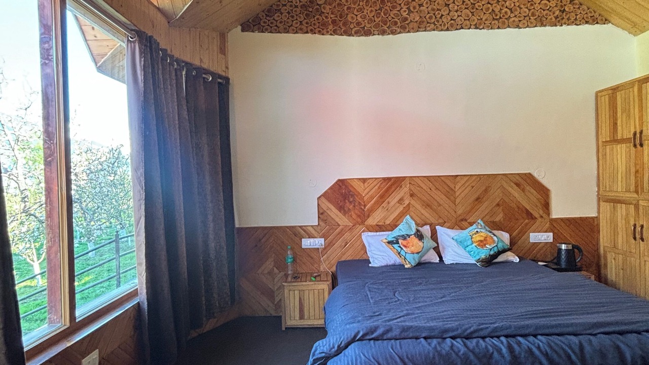 Photo of Bedroom in Jagatsukh