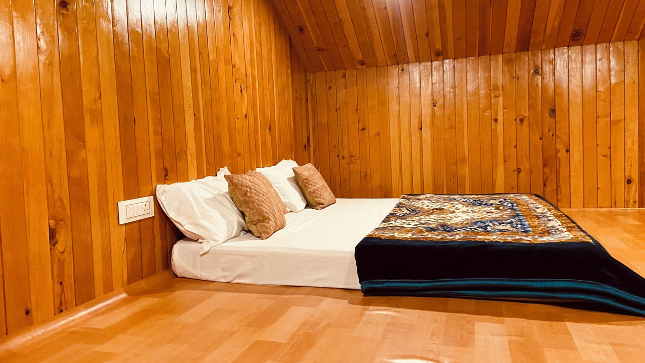 Photo of Bedroom in Jibhi
