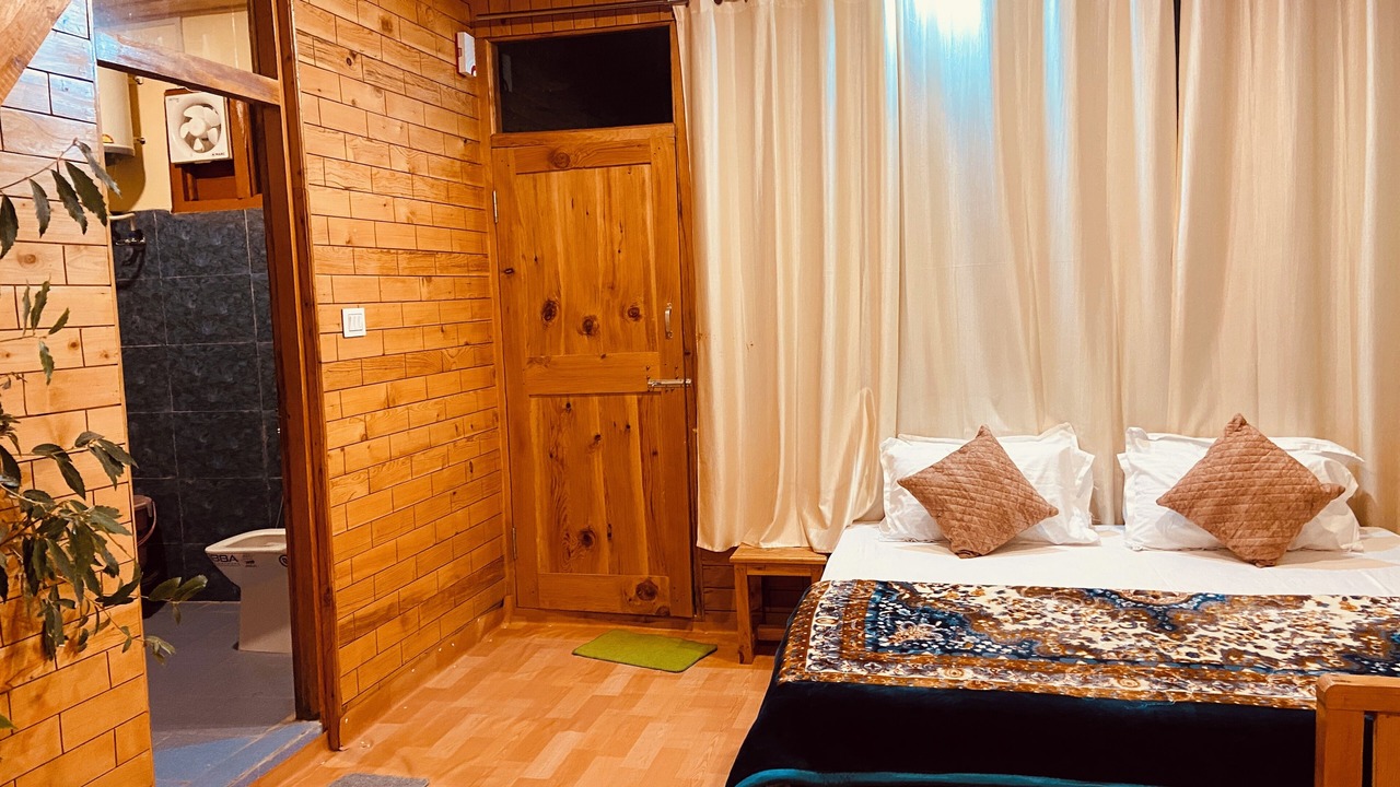 Photo of Bedroom in Jibhi