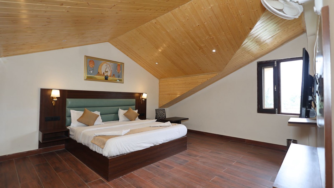 Photo of Bedroom in Jagatsukh