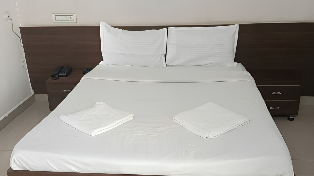 Photo of Bedroom in Veraval