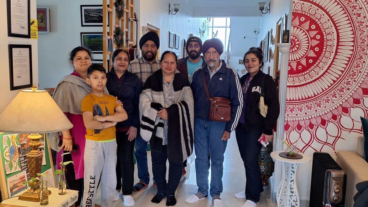 Photo of Others in Gunehr