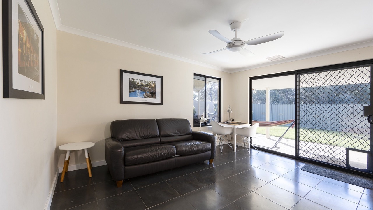 Photo of Livingroom in Midvale