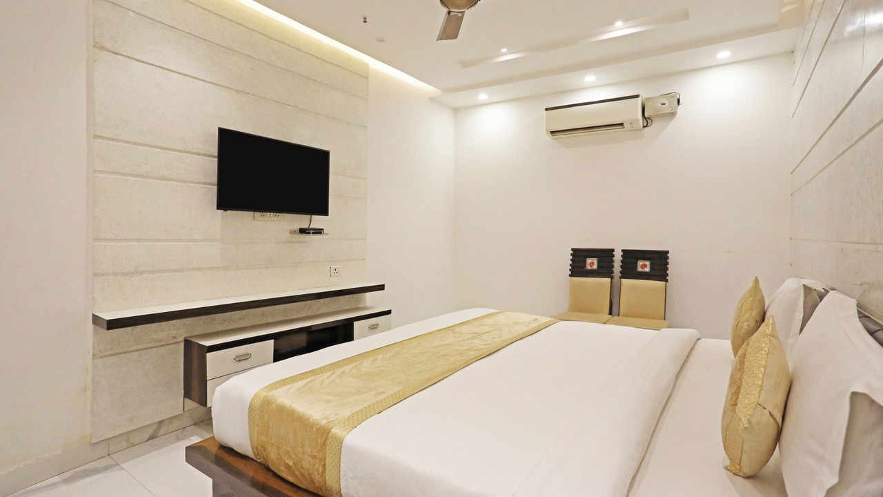 Photo of Bedroom in Dariyaganj