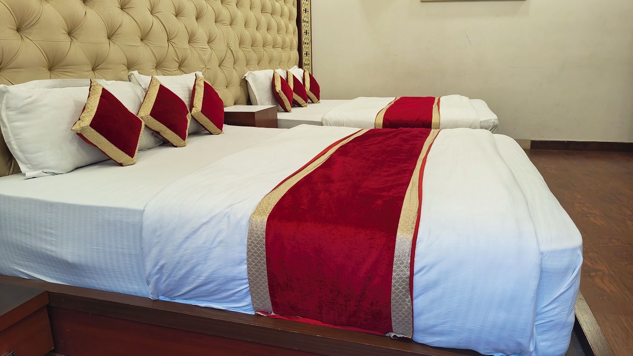 Photo of Bedroom in Dariyaganj