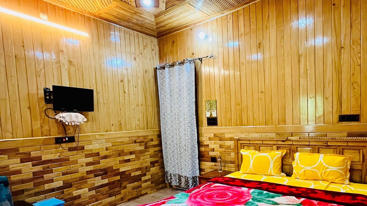 Photo of Bedroom in Tehri