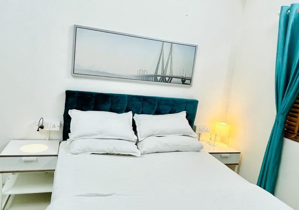 Photo of Bedroom in Pali Hill