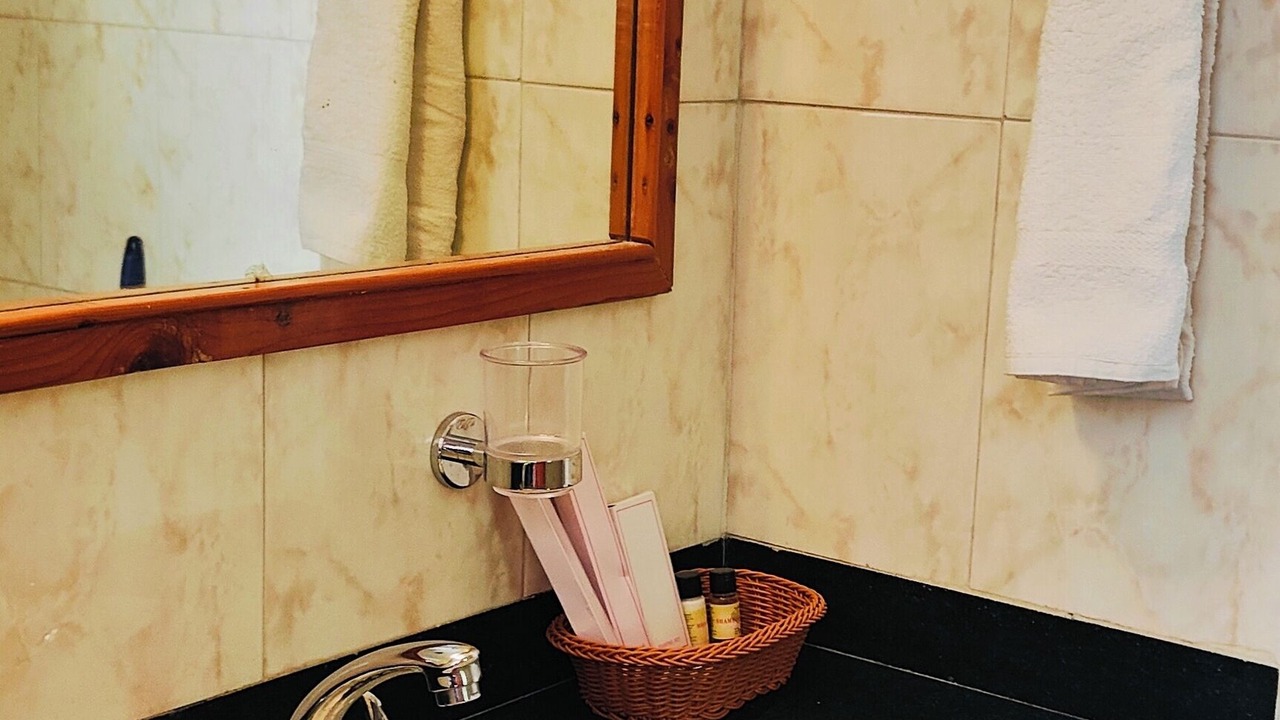 Photo of Bathroom in Gadherni