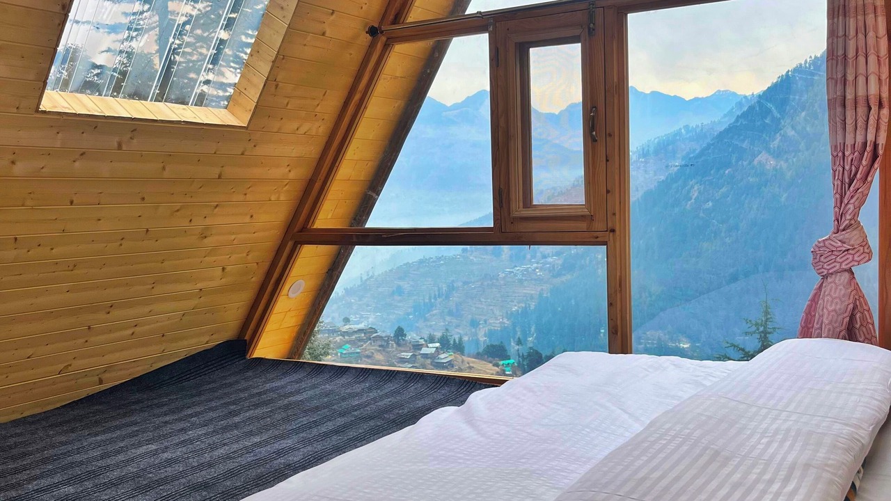 Photo of Bedroom in Jibhi