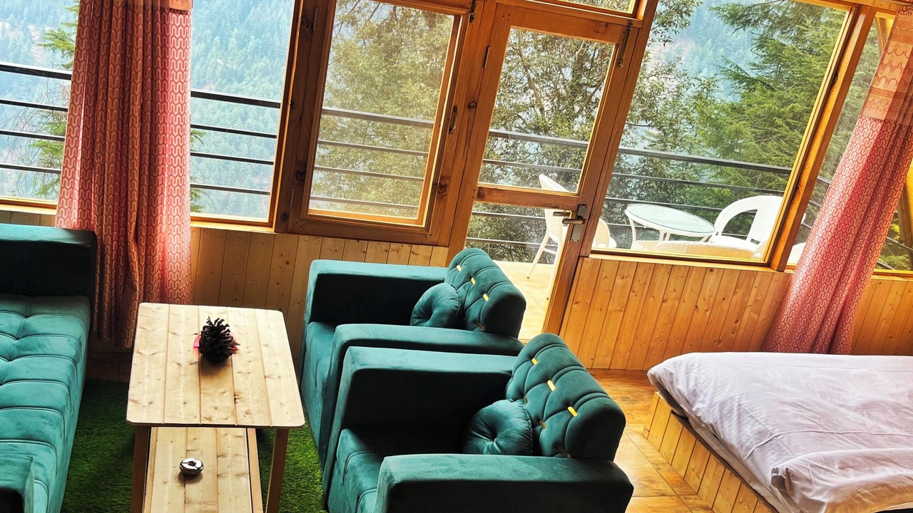 Photo of Bedroom in Jibhi