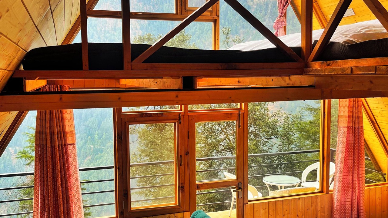 Photo of Bedroom in Jibhi