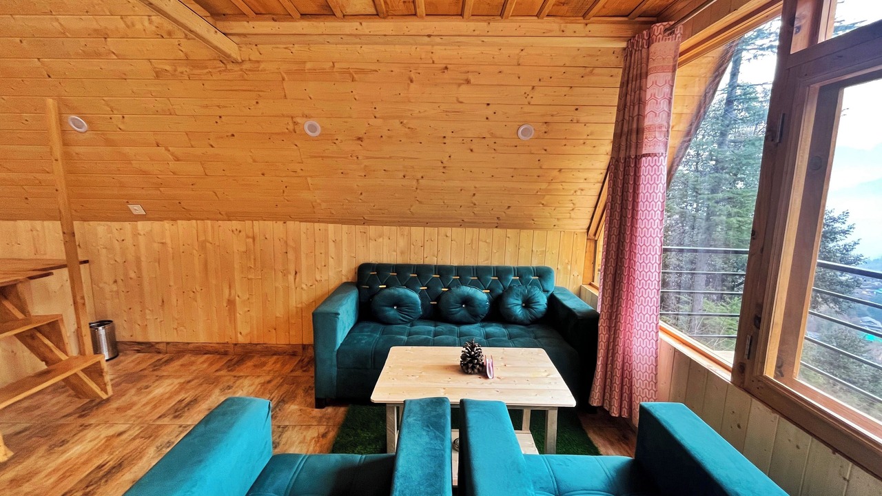 Photo of Livingroom in Jibhi