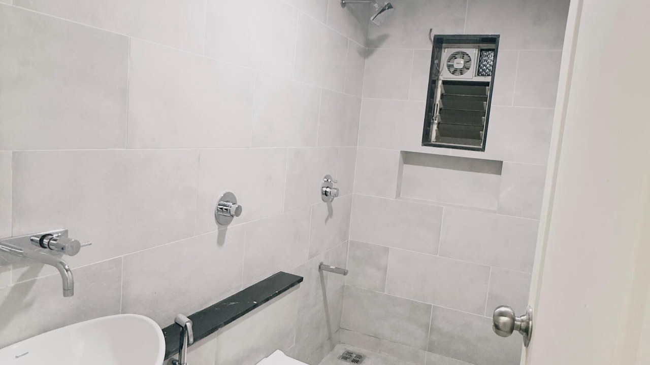Photo of Bathroom in Mahabaleshwar