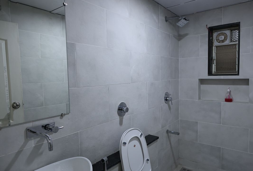 Photo of Bathroom in Mahabaleshwar