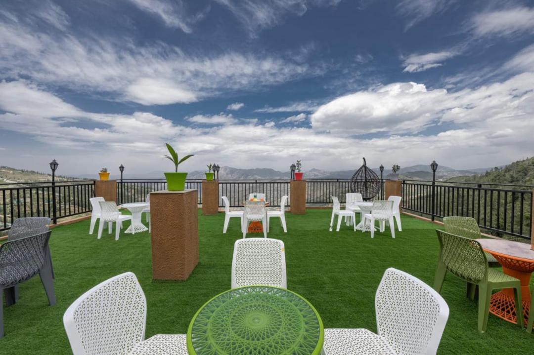 Photo of Others in Theog