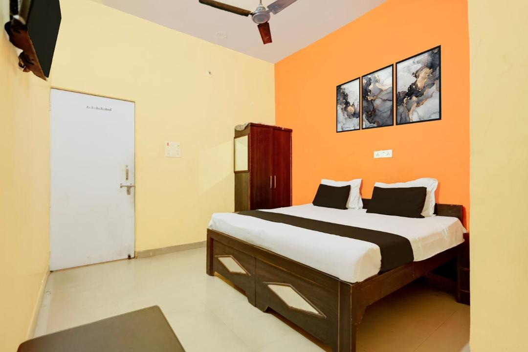 Photo of Bedroom in Hapur