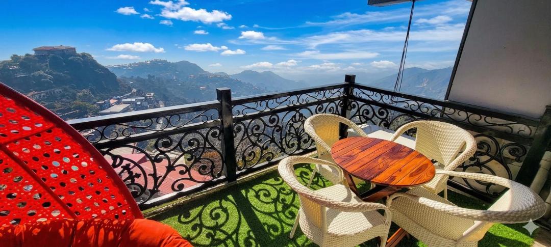 Photo of Patio Balcony in The Mall Road