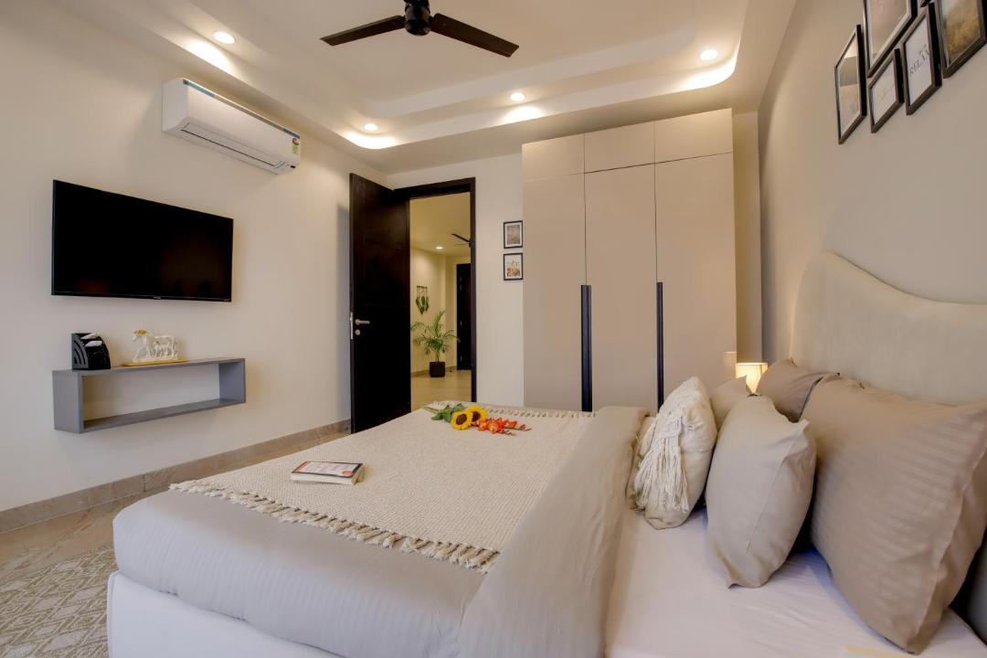 Photo of Others in DLF Phase 3