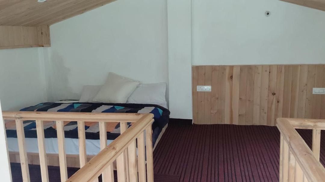 Photo of Bedroom in Jibhi