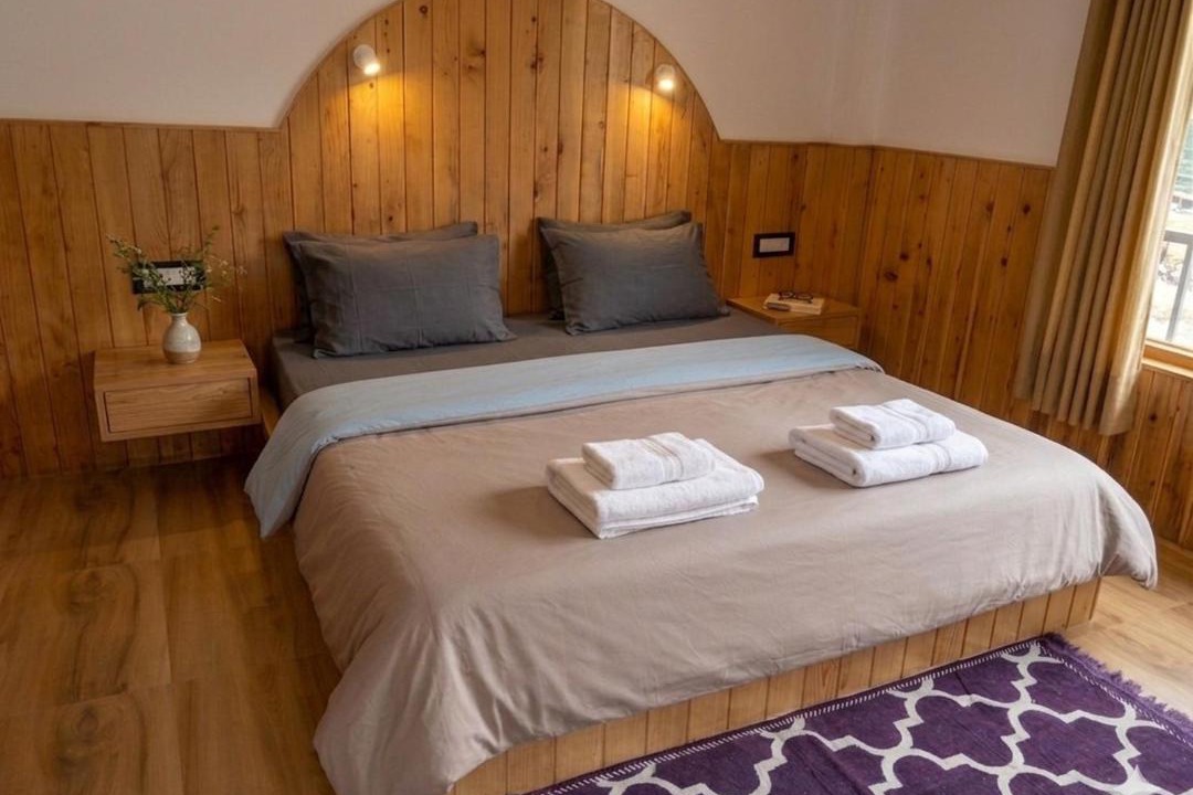 Photo of Bedroom in Jibhi