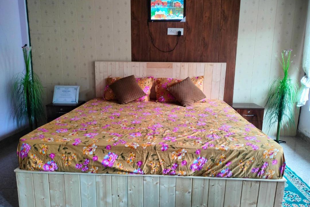 Photo of Bedroom in Bhatwari