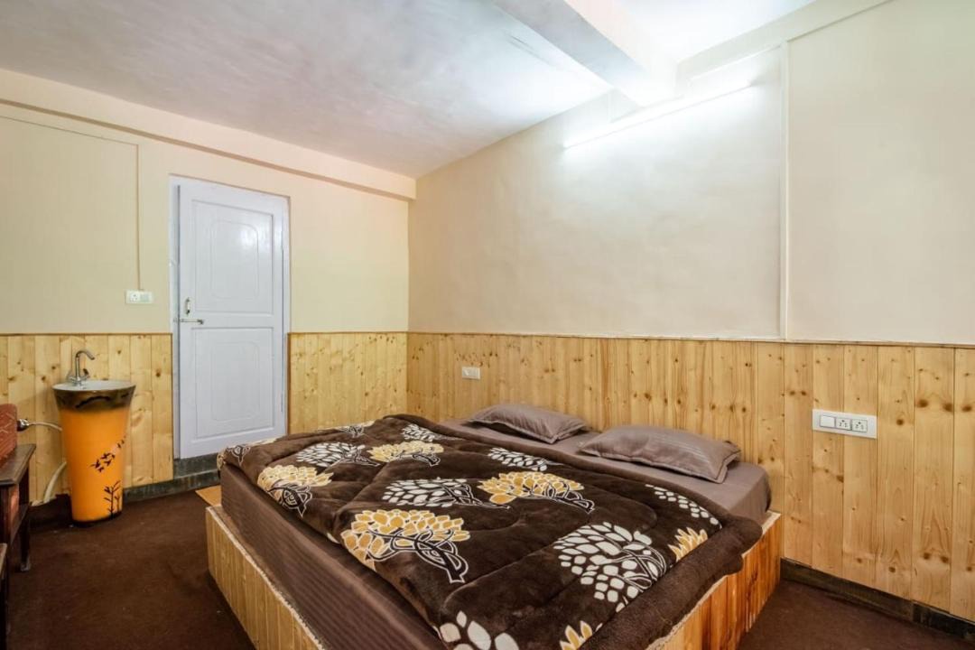 Photo of Bedroom in Jibhi