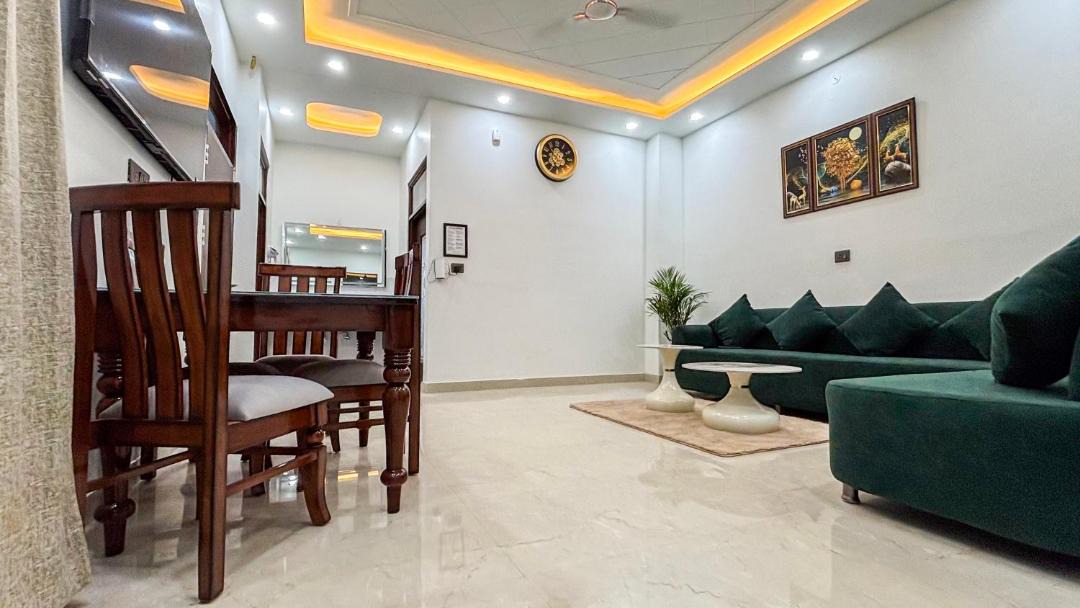 Photo of Livingroom in Pink City