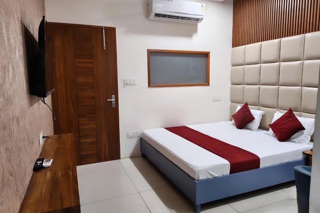 Photo of Bedroom in Landran