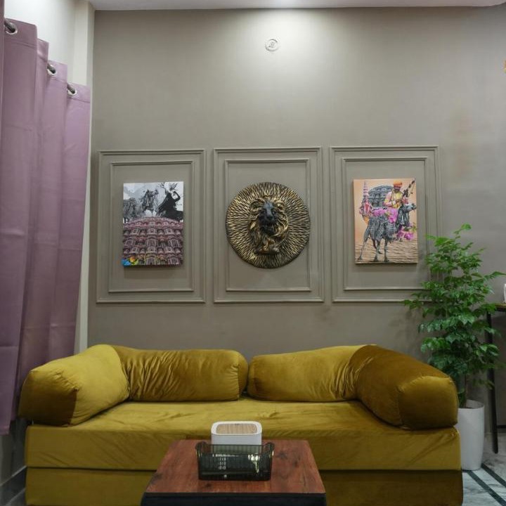 Photo of Livingroom in Pink City