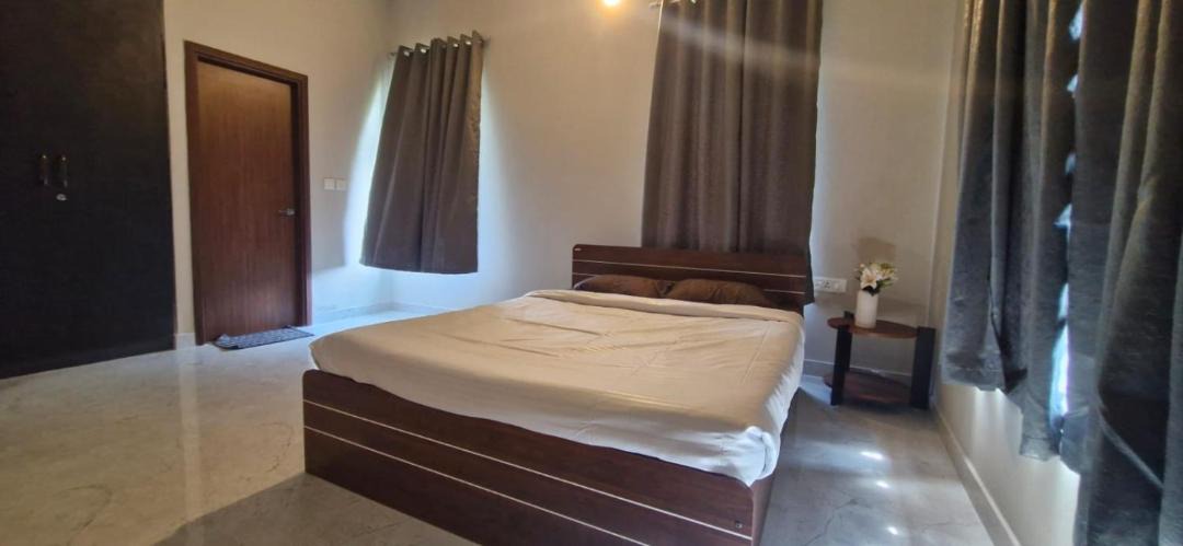 Photo of Bedroom in Covelong