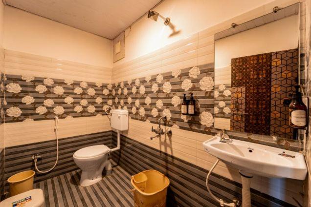 Photo of Bathroom in Timbholi