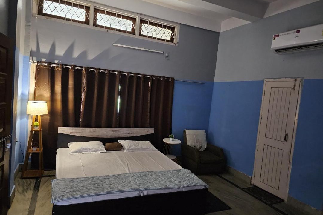 Photo of Bedroom in Sualkuchi