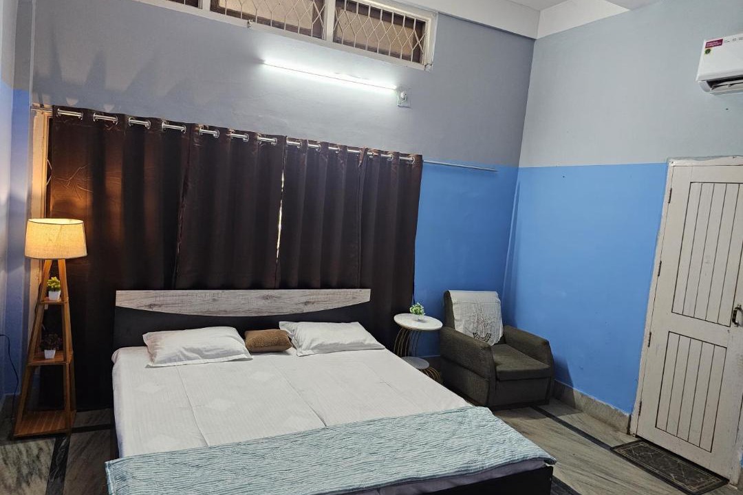 Photo of Bedroom in Sualkuchi