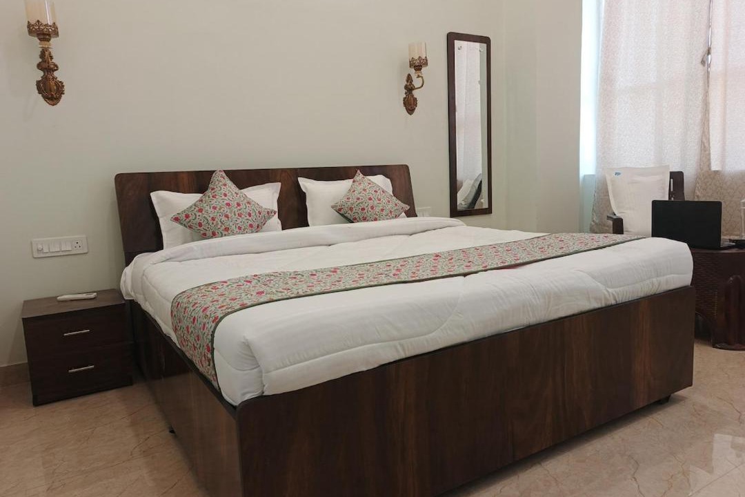 Photo of Bedroom in Tonk Road