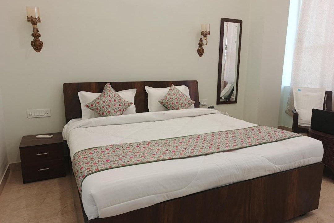 Photo of Bedroom in Tonk Road