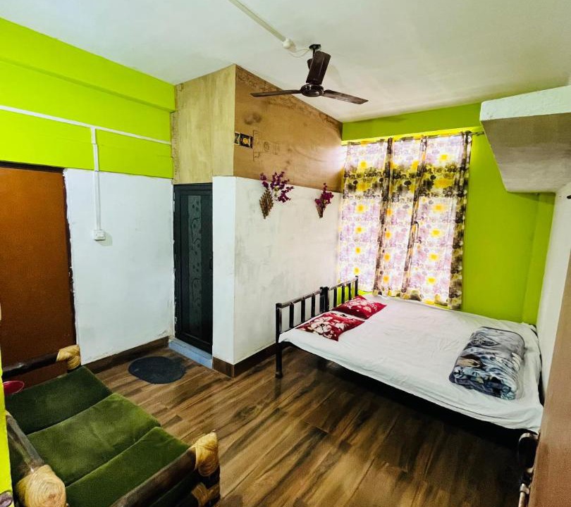 Photo of Bedroom in Sualkuchi