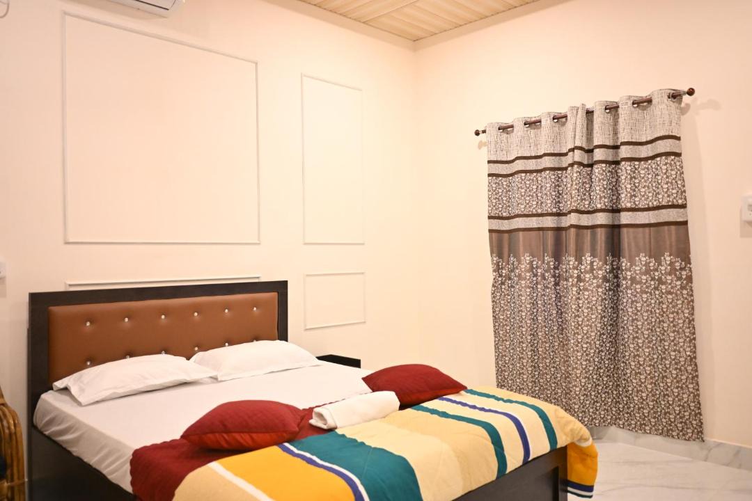Photo of Bedroom in Sualkuchi