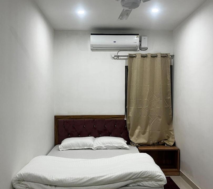Photo of Bedroom in Sualkuchi