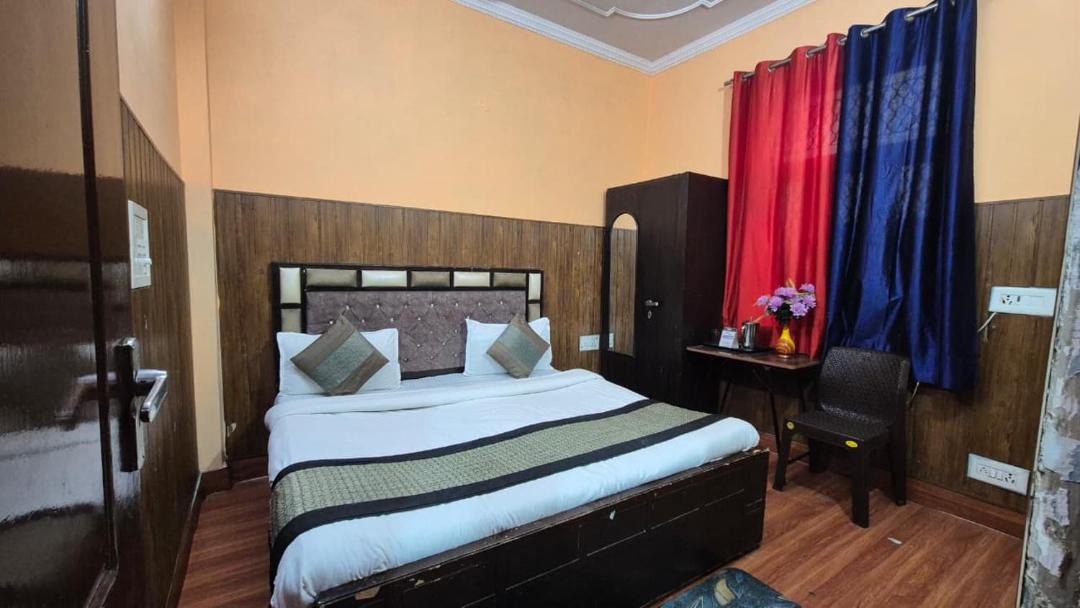 Photo of Bedroom in Mayapuri