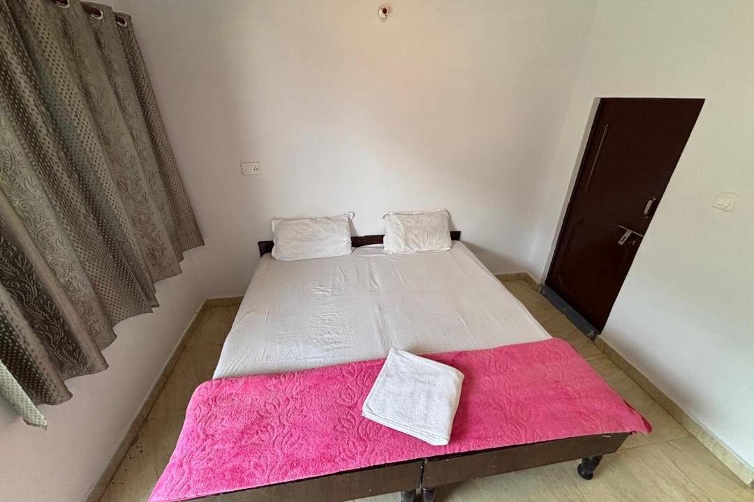 Photo of Bedroom in Uttarkashi
