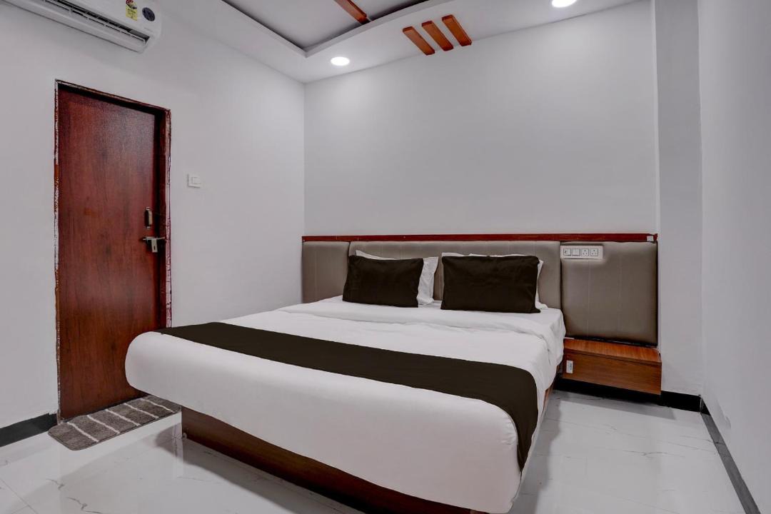 Photo of Bedroom in Daulatabad