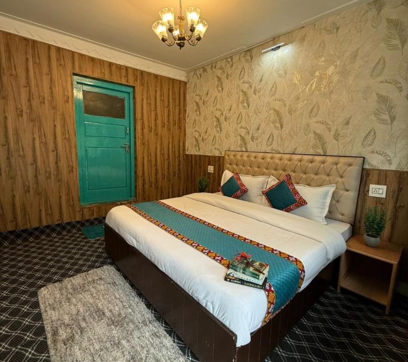 Photo of Bedroom in Jibhi