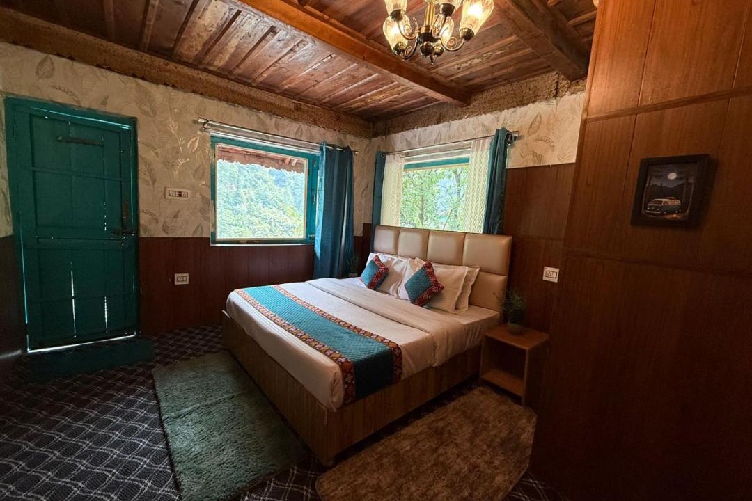 Photo of Bedroom in Jibhi