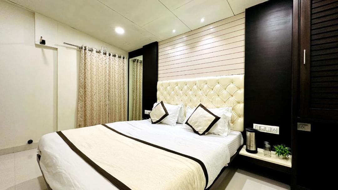 Photo of Bedroom in Mount Abu