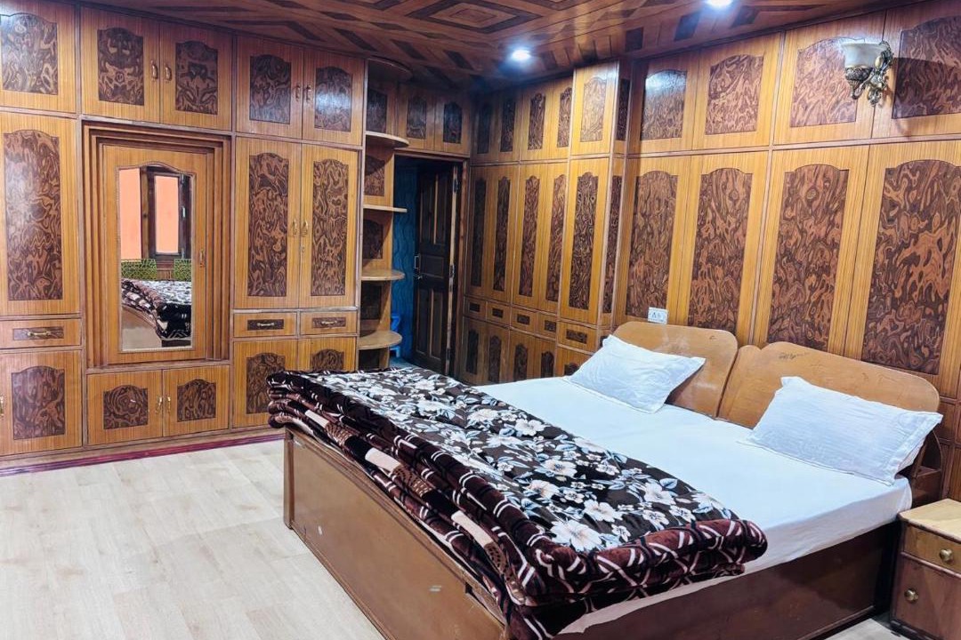 Photo of Bedroom in Kumharsain